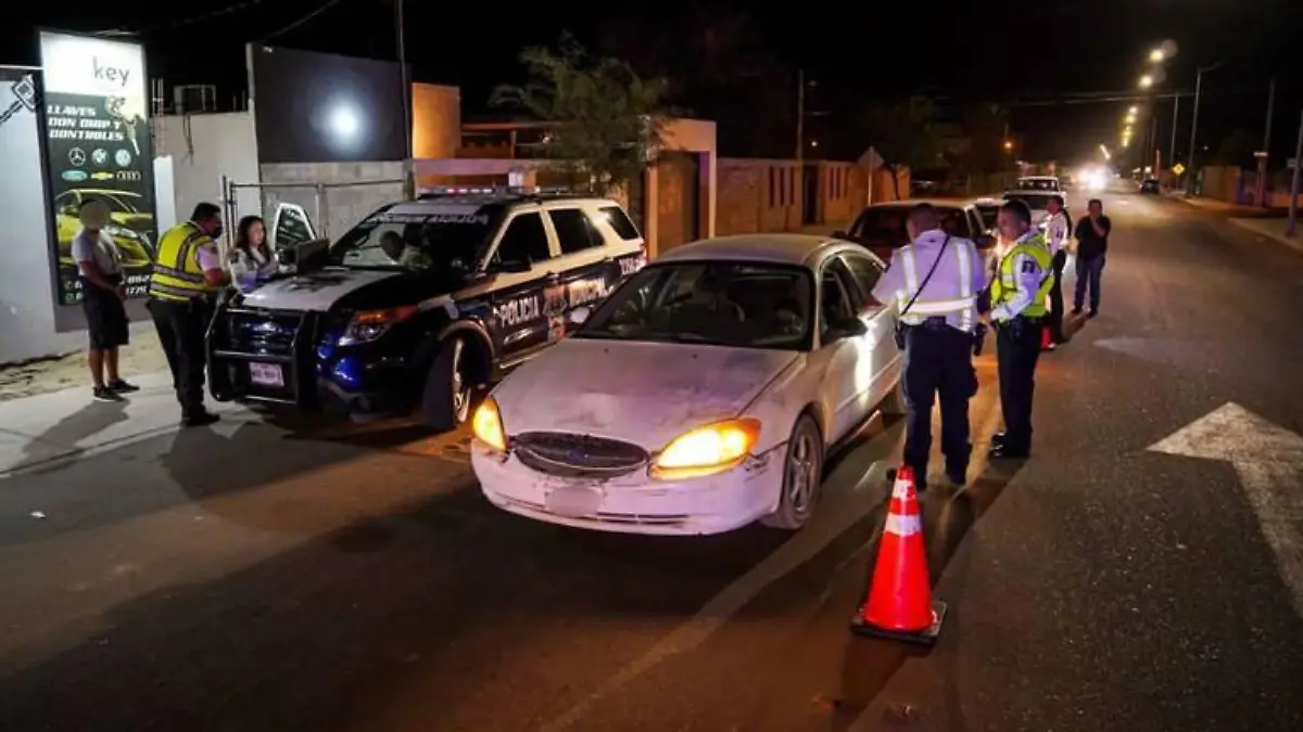 En filtros antialcohol instalados el fin de semana en varios puntos de la ciudad por policías municipales, fueron detectados 2 conductores ebrios y 6 con aliento alcohólico